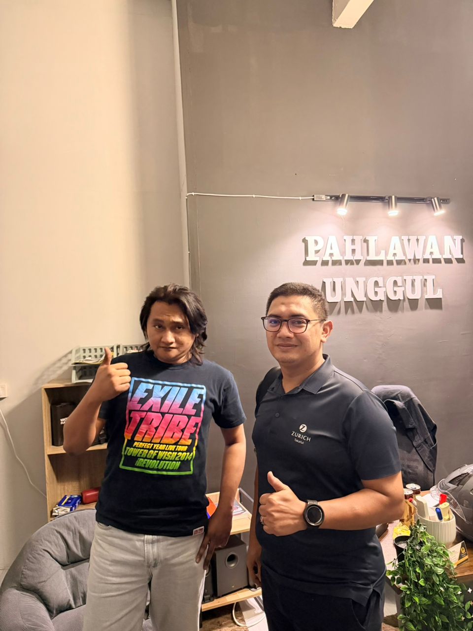 Customer di office Pahlawan Unggul Services